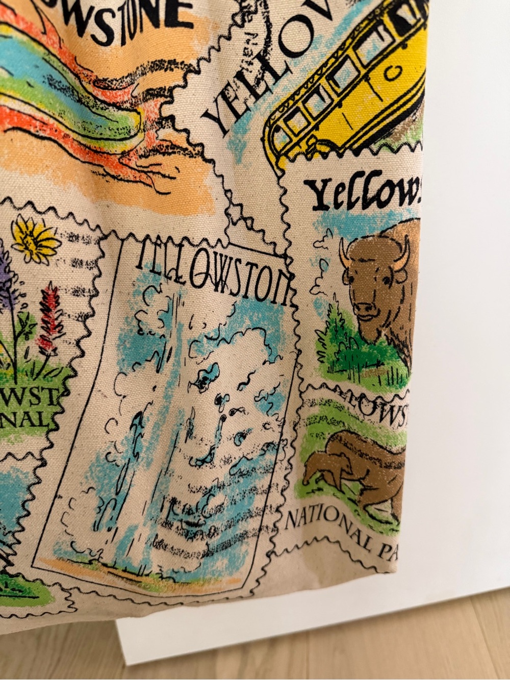 BRAND NEW Tags On Yellowstone National Park Cloth Tote Bag - Picture 3 of 4